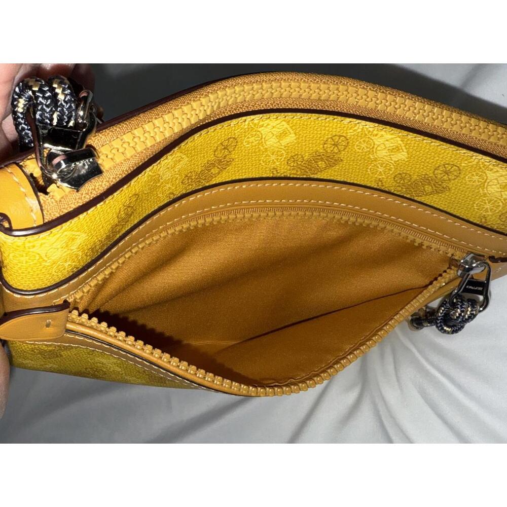 Coach Gallery Pouch With Horse And Carriage Print Yellow - Picture 4 of 7